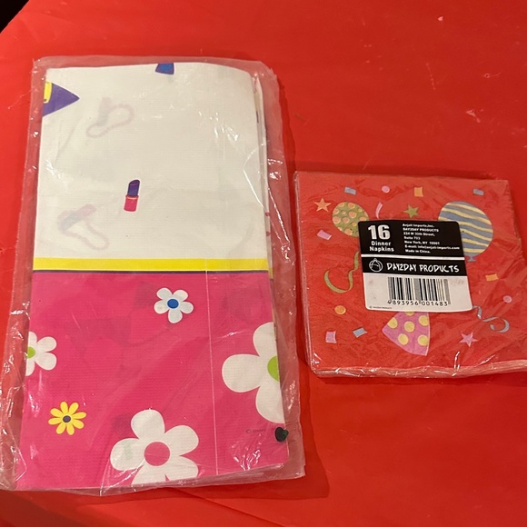 Disney Floral Table Cover and Happy Birthday Napkins - Pink and Yellow - Picture 2 of 4